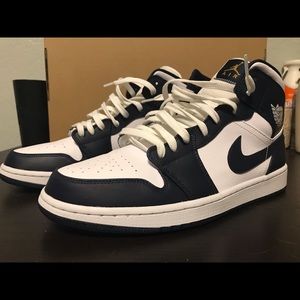 Jordan Retro 1’s Mid (Navy/white) || Mens size 12